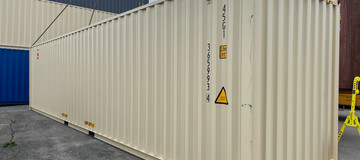 www.hz-containers.com www.hz-kontejnery.cz Új raktárkonténereket, lakókonténereket, Tengeri konténer 6 m, hajókonténer 12 m, LAKÓKONTÉNEREK, www.confoot.cz 2