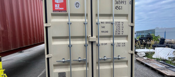 www.hz-containers.com www.hz-kontejnery.cz Új raktárkonténereket, lakókonténereket, Tengeri konténer 6 m, hajókonténer 12 m, LAKÓKONTÉNEREK, www.confoot.cz 12