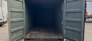 www.hz-containers.com www.hz-kontejnery.cz Új raktárkonténereket, lakókonténereket, Tengeri konténer 6 m, hajókonténer 12 m, LAKÓKONTÉNEREK, www.confoot.cz 8