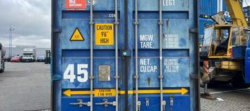 www.hz-containers.com www.hz-kontejnery.cz Új raktárkonténereket, lakókonténereket, Tengeri konténer 6 m, hajókonténer 12 m, LAKÓKONTÉNEREK, www.confoot.cz 9