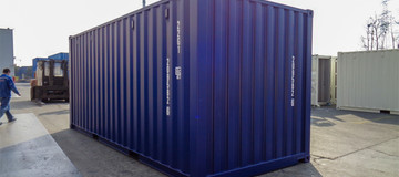 www.hz-containers.com www.hz-kontejnery.cz Új raktárkonténereket, lakókonténereket, Tengeri konténer 6 m, hajókonténer 12 m, LAKÓKONTÉNEREK, www.confoot.cz 6