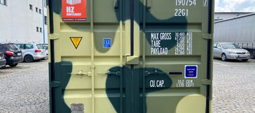 www.hz-containers.com www.hz-kontejnery.cz Új raktárkonténereket, lakókonténereket, Tengeri konténer 6 m, hajókonténer 12 m, LAKÓKONTÉNEREK, www.confoot.cz 8